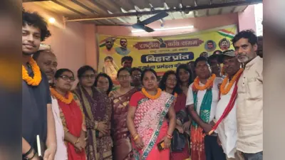 दरभंगा में ‘वंदे मातरम्’ पर प्रमंडल स्तरीय कवि सम्मेलन, राष्ट्र चेतना मजबूत करने का लिया संकल्प
